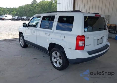 2014 Jeep Patriot Latitude z USA, uszkodzony, nr VIN 1C4NJRFB0ED694320